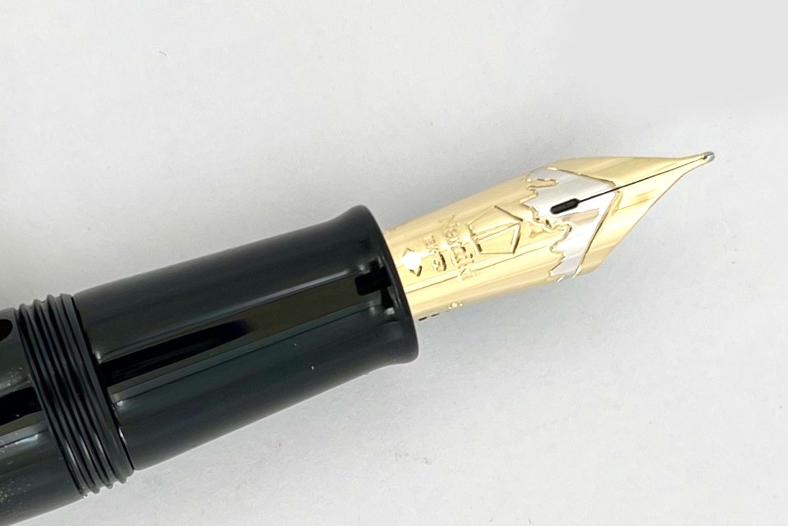 NamikiYukariRoyaleMakieNightSceneofPavilionFountainPen_Q